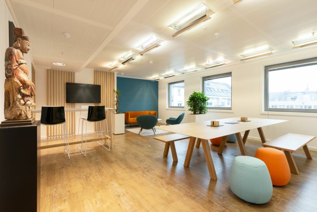 Tertia Office Solutions, spécialistes en mobilier professionnel - Workcafé Privalux