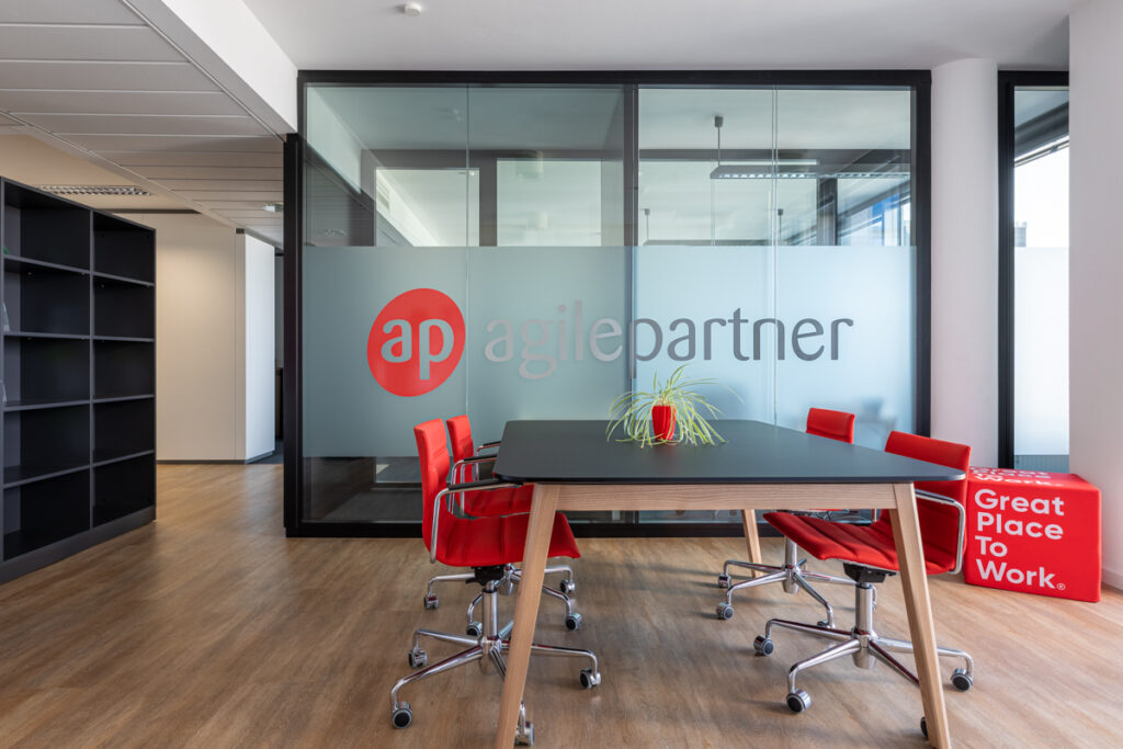 Tertia Office Solutions, spécialistes en aménagement d'espaces de travail - Espace réunion Agile Partner
