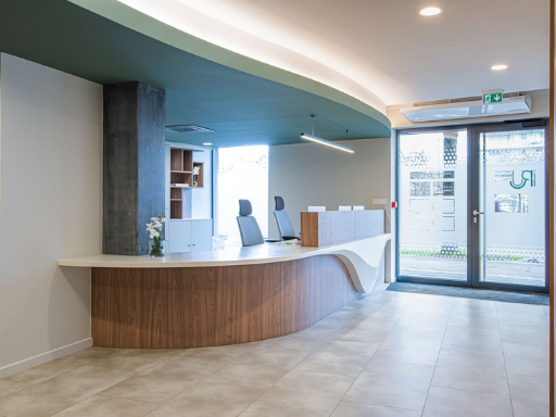 Tertia Office Solutions, experts en mobilier de bureau professionnel - banque d'accueil sur mesure
